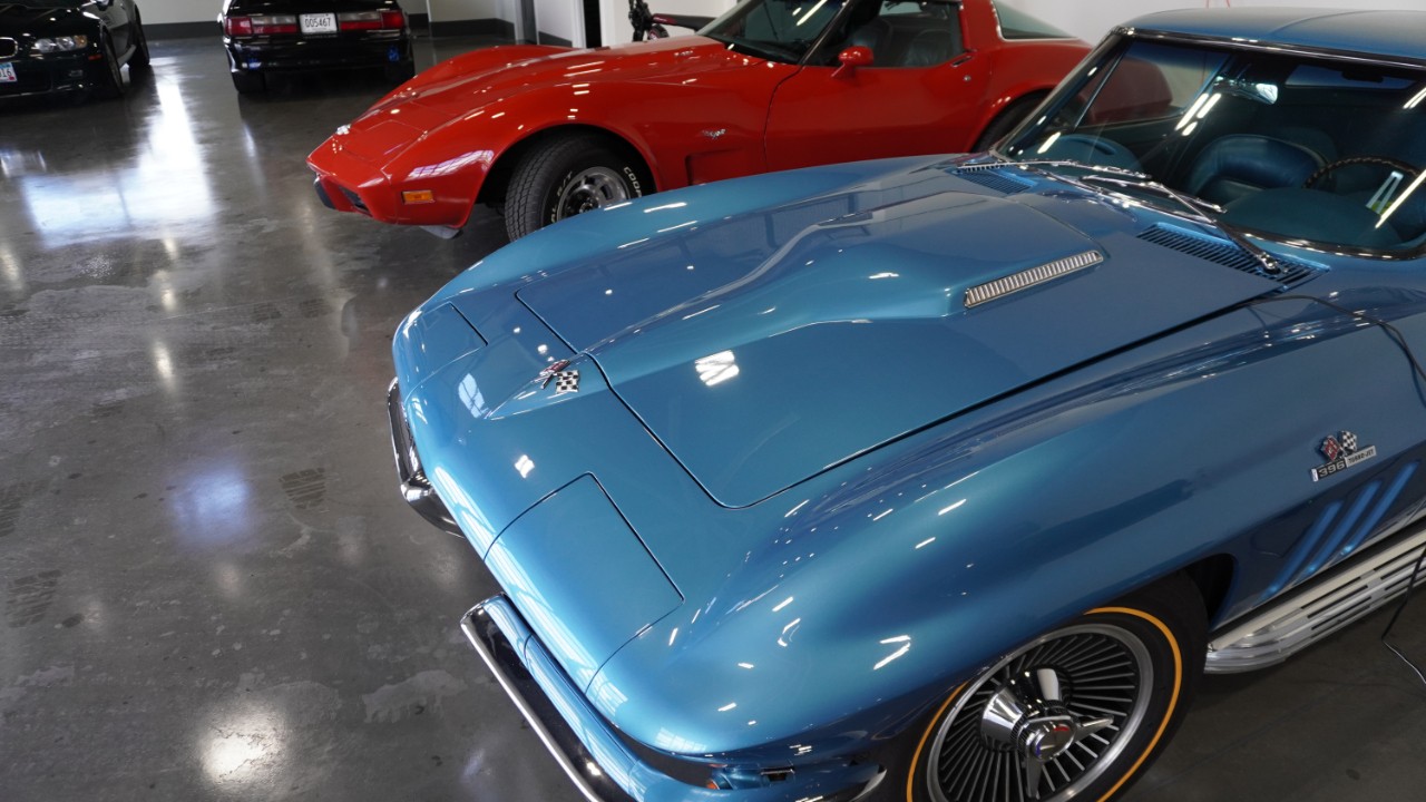 Chevrolet-Corvette-1965-Classic-Car-37