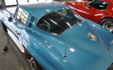 Chevrolet-Corvette-1965-Classic-Car-38
