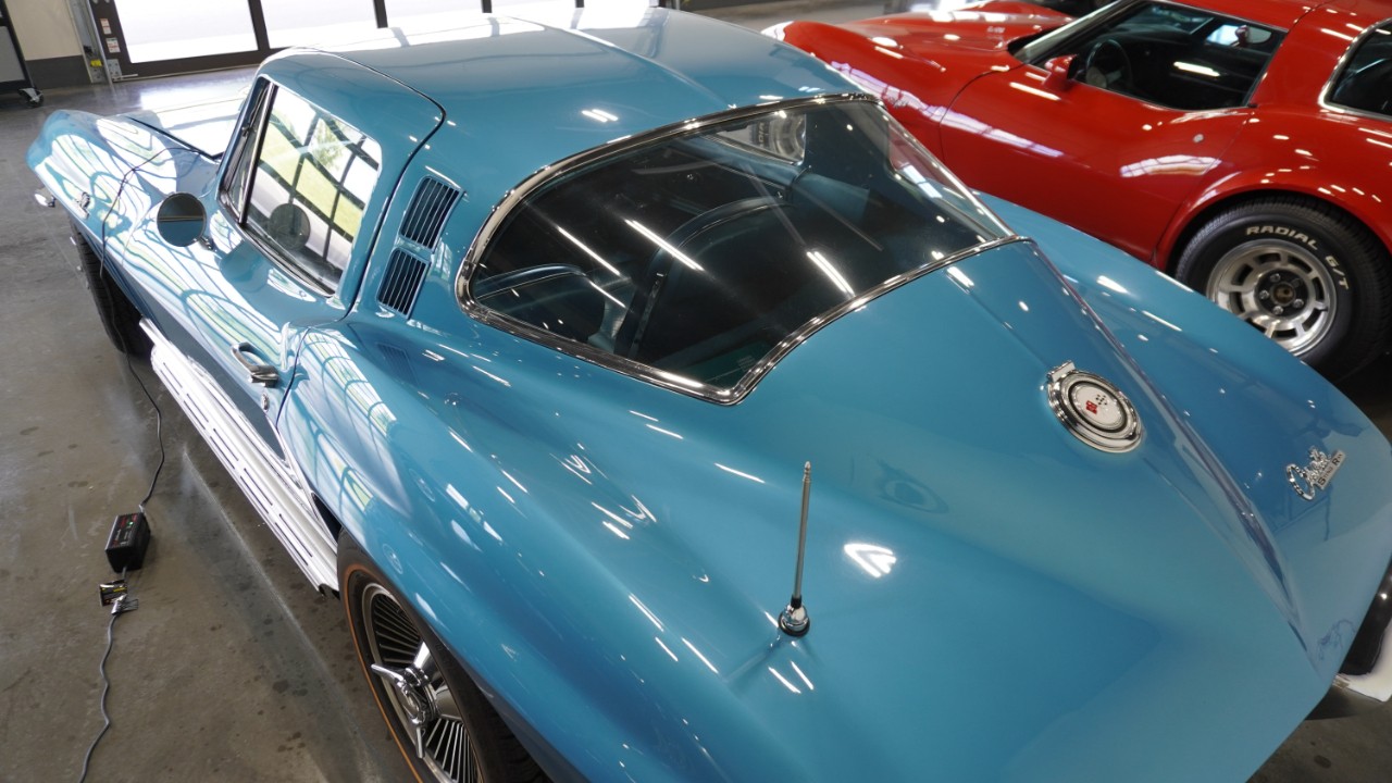 Chevrolet-Corvette-1965-Classic-Car-38