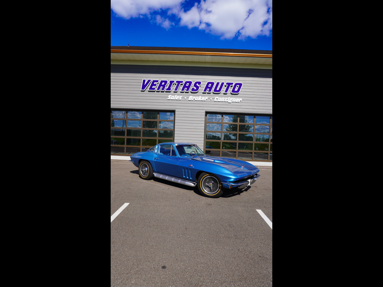 Chevrolet-Corvette-1965-Classic-Car-9