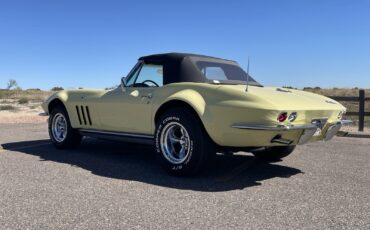 Chevrolet-Corvette-1965-Convertible-1