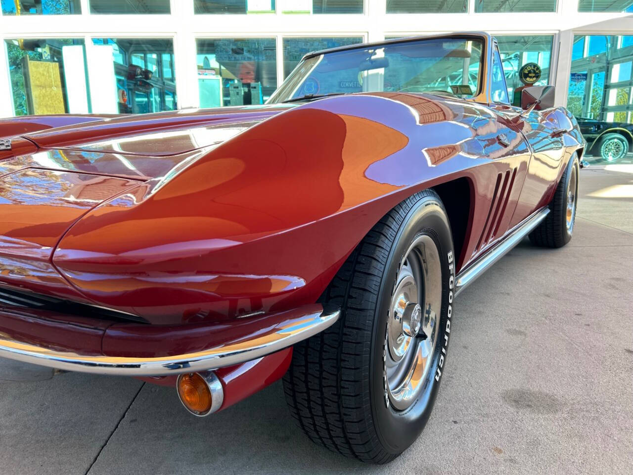 Chevrolet-Corvette-1965-Convertible-11