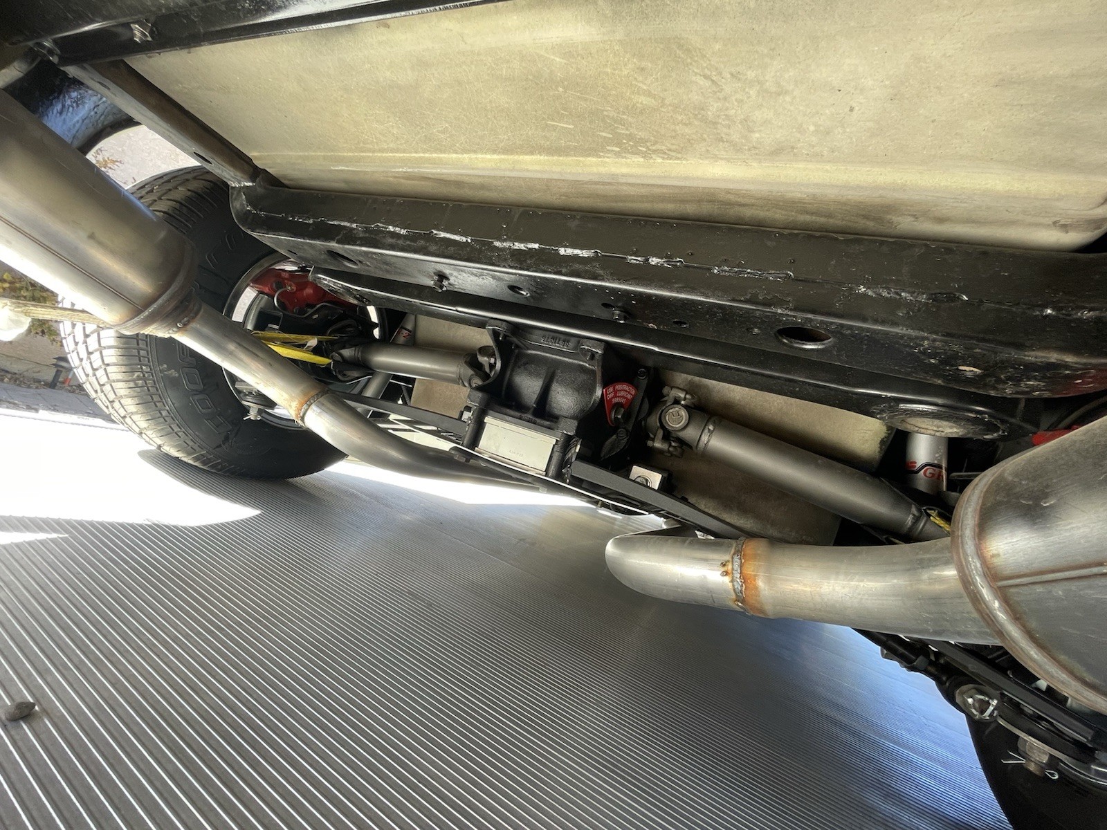 Chevrolet-Corvette-1965-Convertible-13