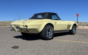 Chevrolet-Corvette-1965-Convertible-2
