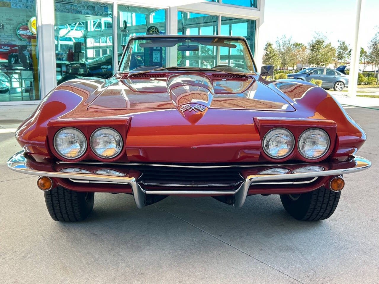 Chevrolet-Corvette-1965-Convertible-2