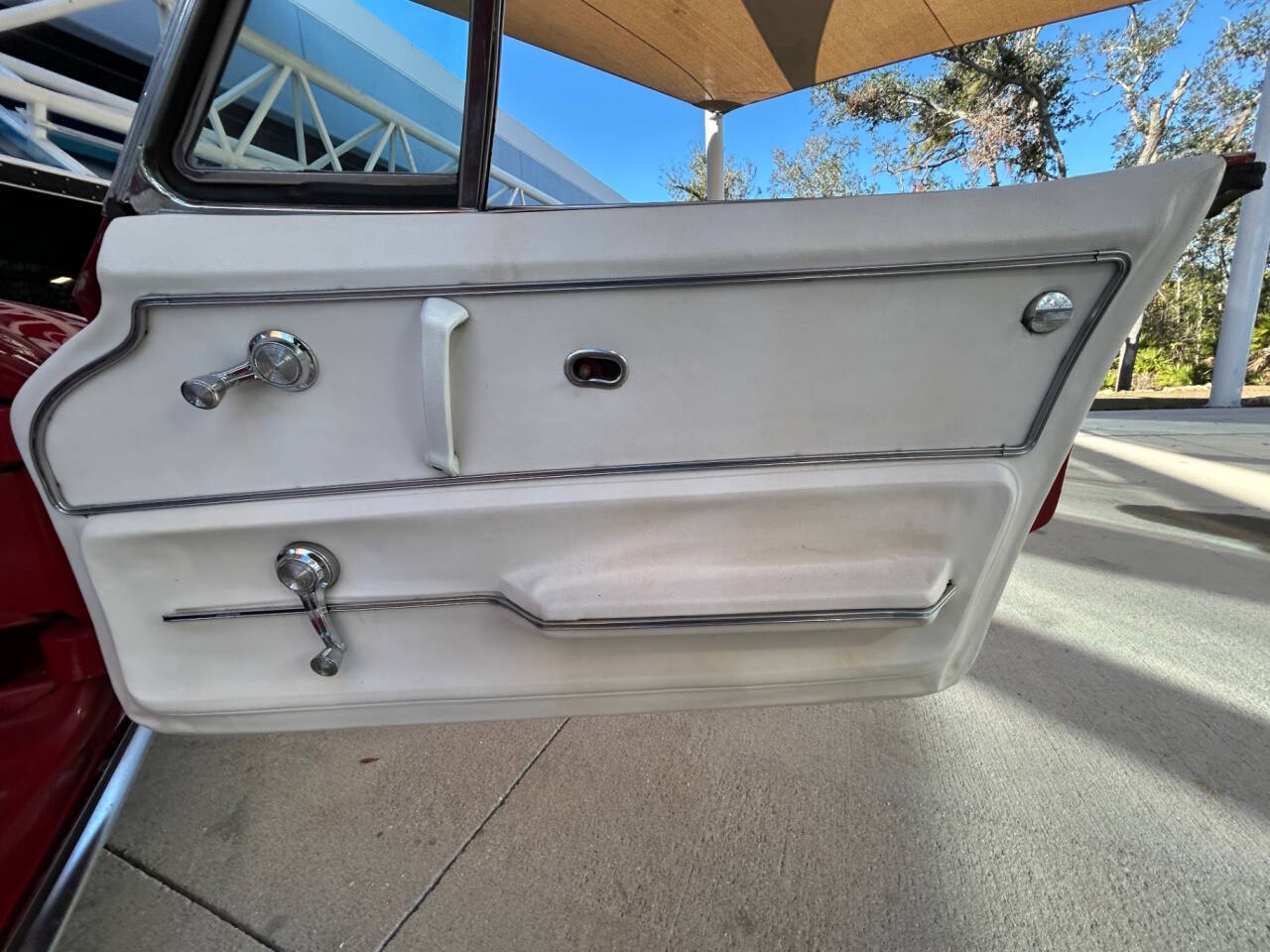 Chevrolet-Corvette-1965-Convertible-25