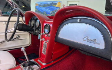 Chevrolet-Corvette-1965-Convertible-26