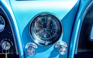 Chevrolet-Corvette-1965-Convertible-27