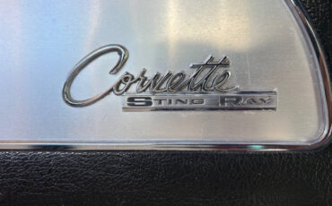 Chevrolet-Corvette-1965-Convertible-29