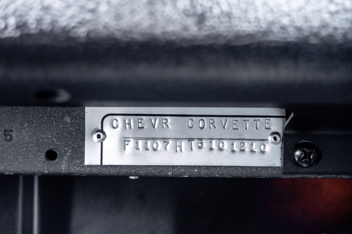 Chevrolet-Corvette-1965-Convertible-36