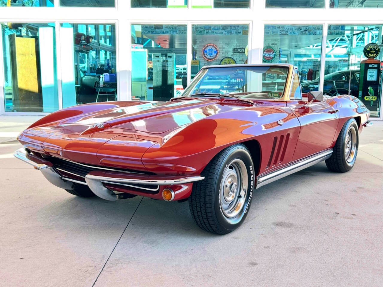 Chevrolet-Corvette-1965-Convertible