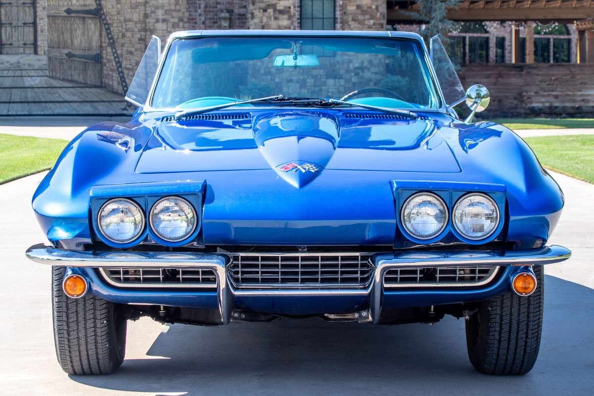 Chevrolet-Corvette-1965-Convertible-7