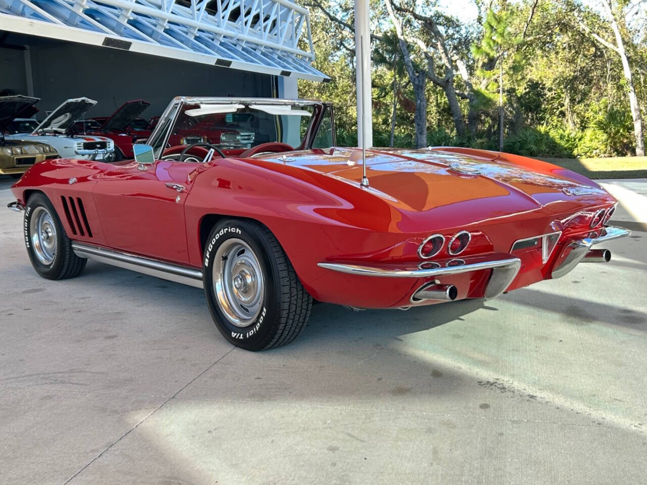 Chevrolet-Corvette-1965-Convertible-8