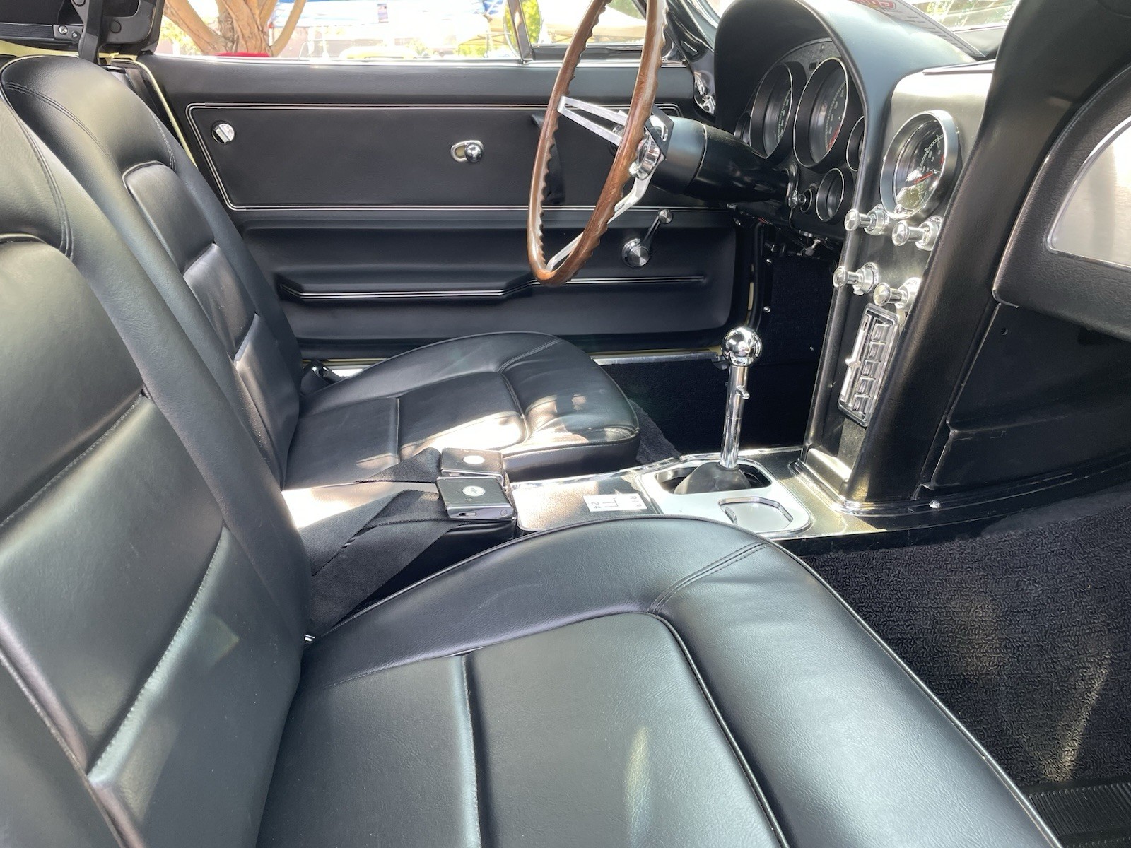 Chevrolet-Corvette-1965-Convertible-8