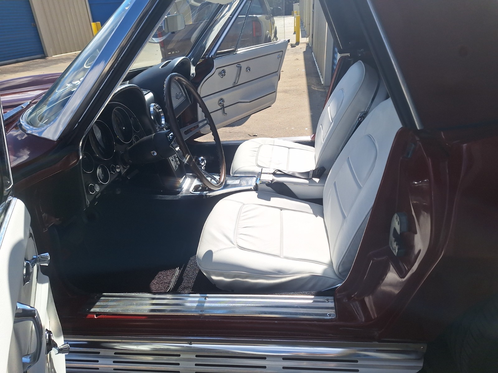 Chevrolet-Corvette-1965-Convertible-9