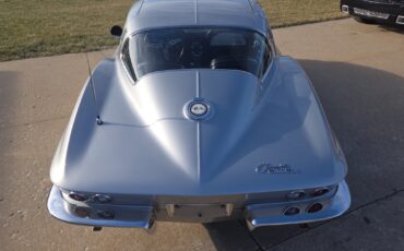 Chevrolet-Corvette-1965-Coupe-10