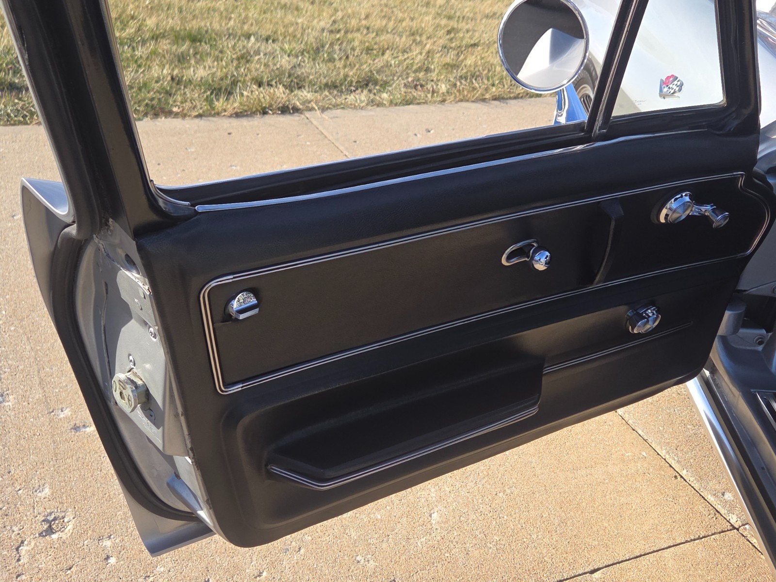 Chevrolet-Corvette-1965-Coupe-17