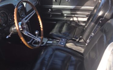 Chevrolet-Corvette-1965-Coupe-18