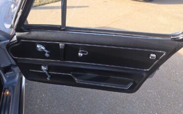 Chevrolet-Corvette-1965-Coupe-23