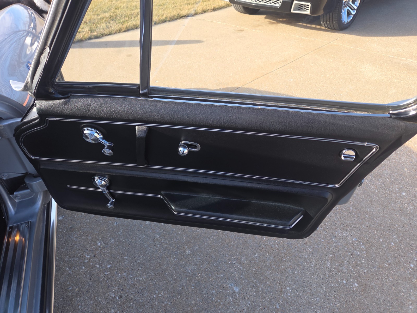 Chevrolet-Corvette-1965-Coupe-23