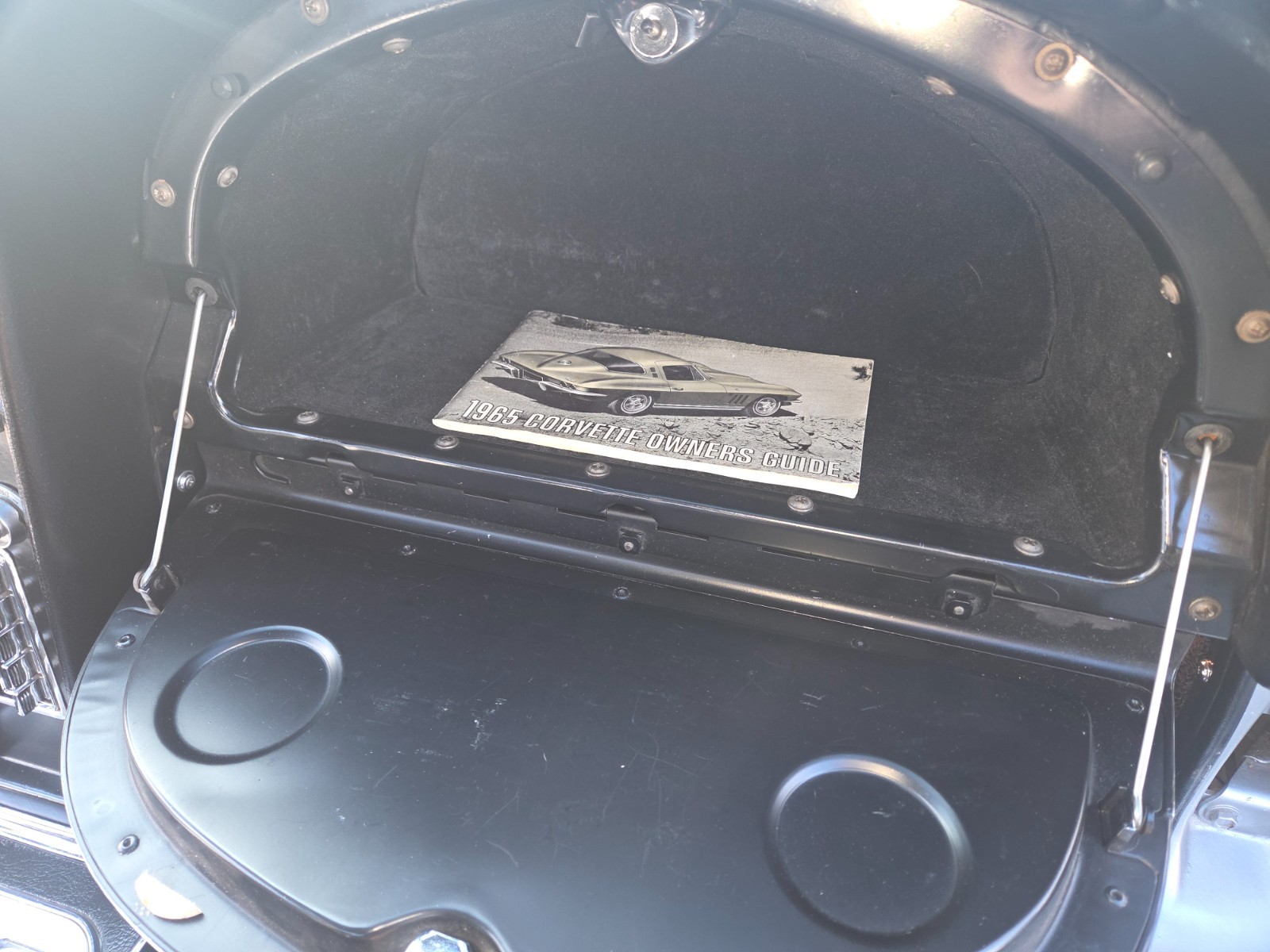 Chevrolet-Corvette-1965-Coupe-27