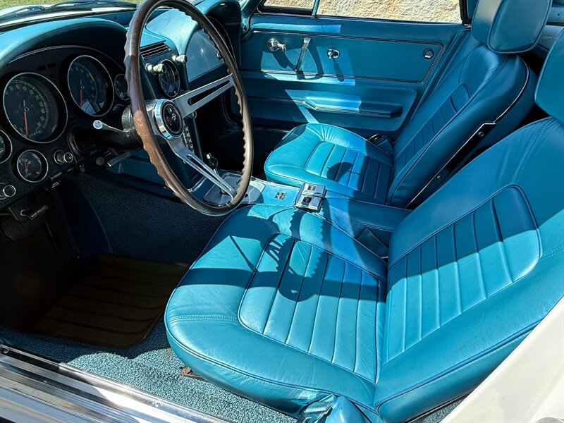 Chevrolet-Corvette-1966-10