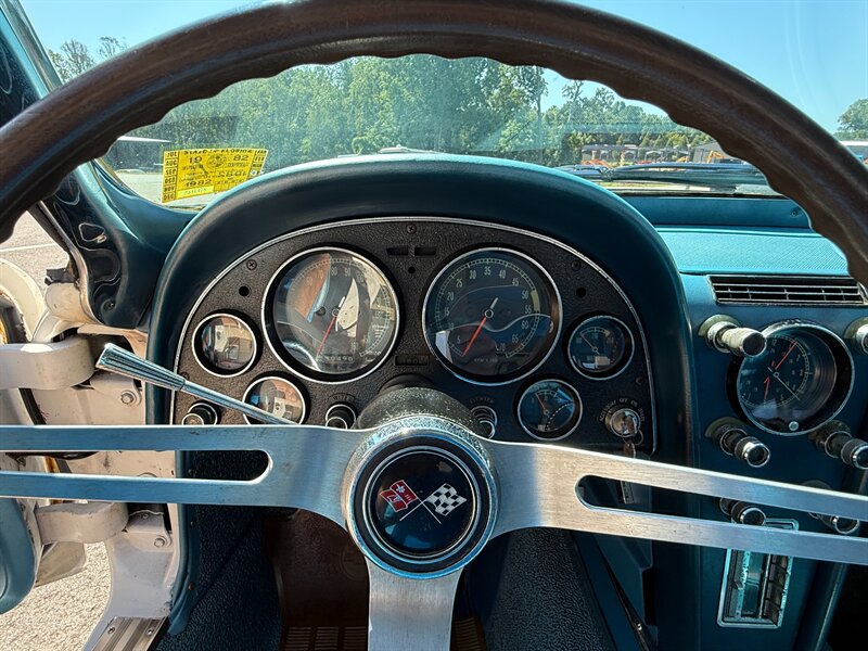 Chevrolet-Corvette-1966-12