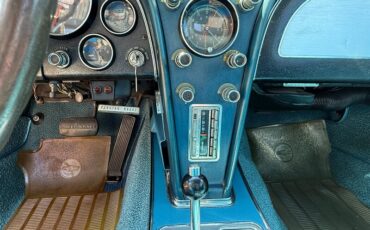 Chevrolet-Corvette-1966-13