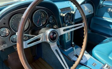 Chevrolet-Corvette-1966-17