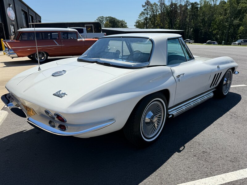 Chevrolet-Corvette-1966-22
