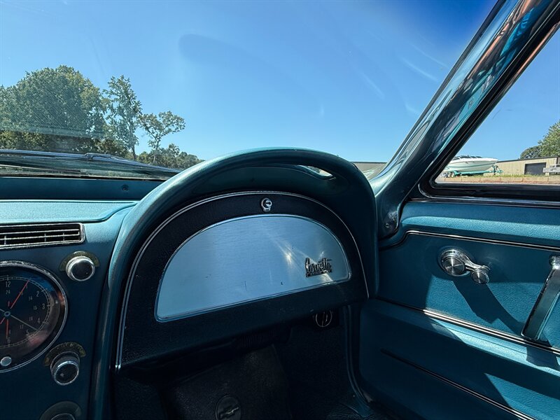 Chevrolet-Corvette-1966-29