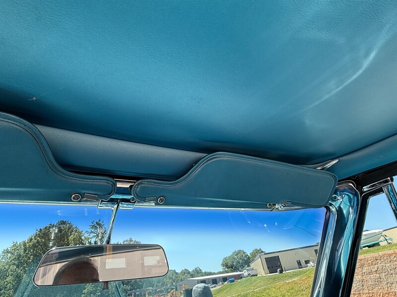 Chevrolet-Corvette-1966-31