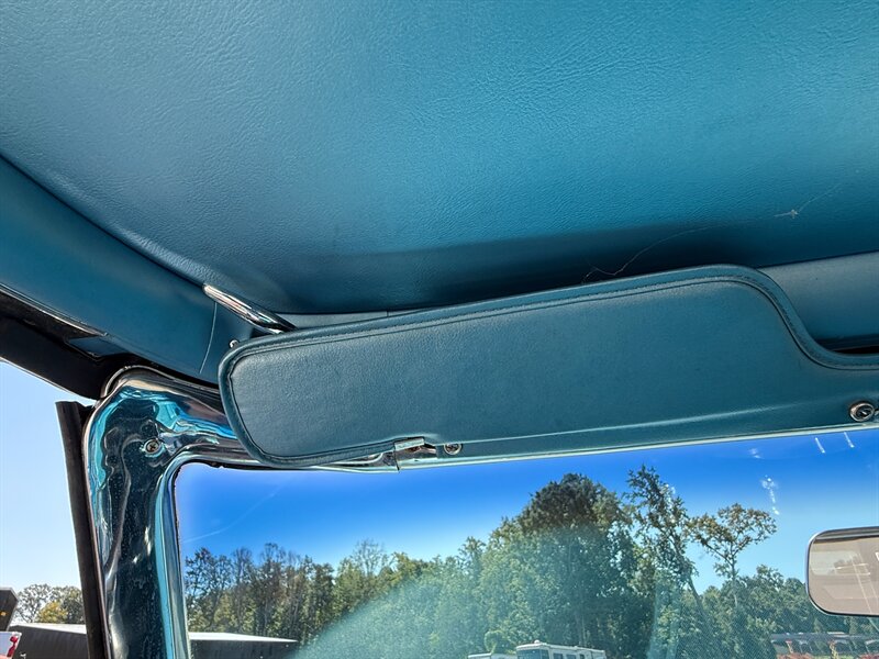 Chevrolet-Corvette-1966-32