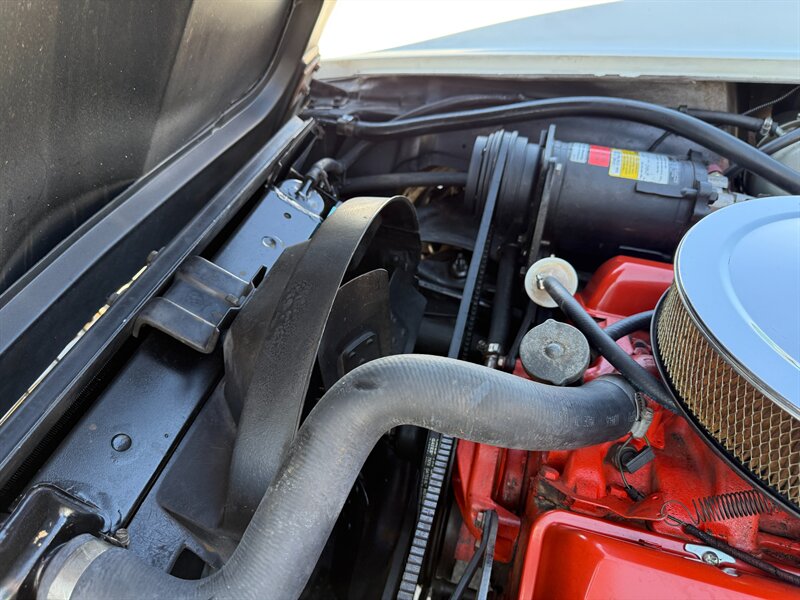 Chevrolet-Corvette-1966-39