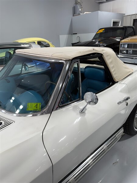 Chevrolet-Corvette-1966-4