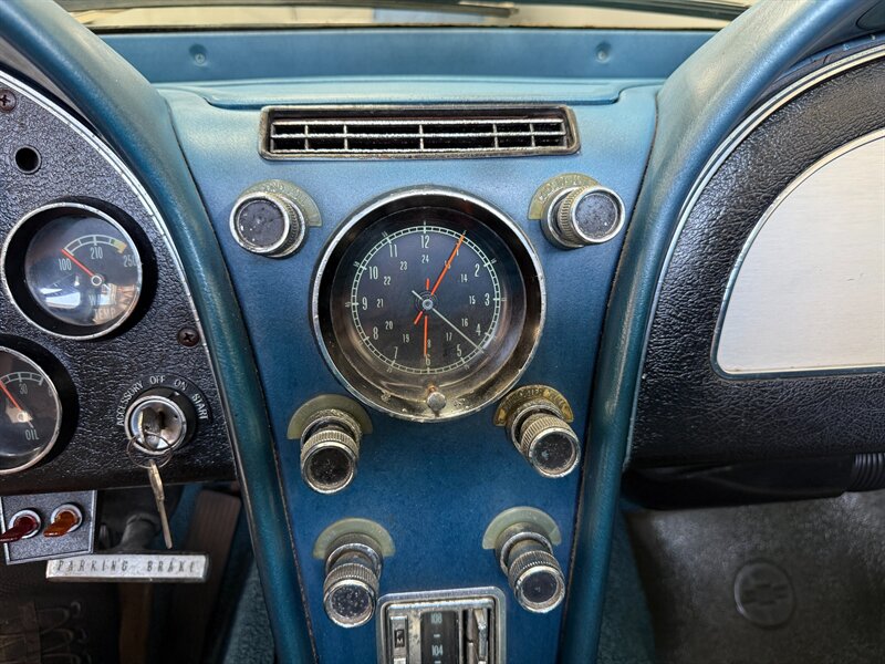 Chevrolet-Corvette-1966-43