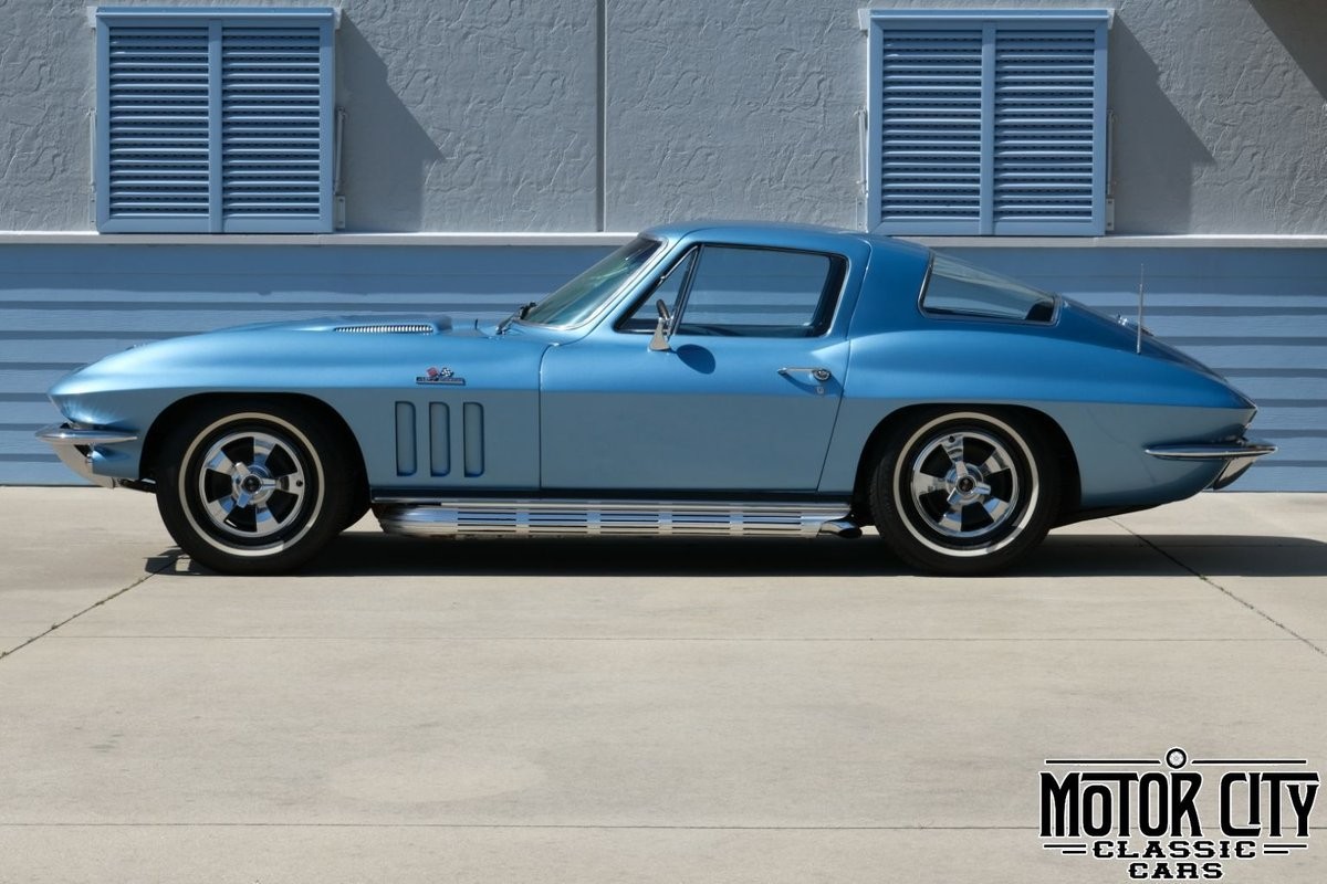 Chevrolet-Corvette-1966-5