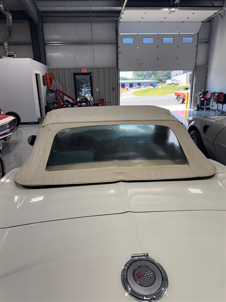 Chevrolet-Corvette-1966-6