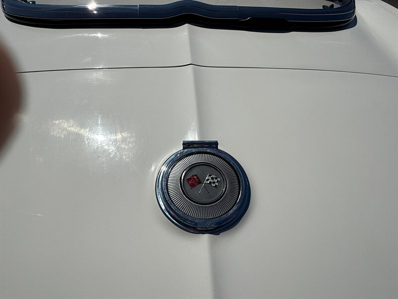 Chevrolet-Corvette-1966-8