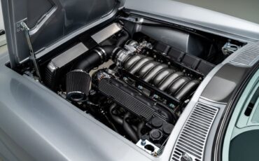 Chevrolet-Corvette-1966-Convertible-1