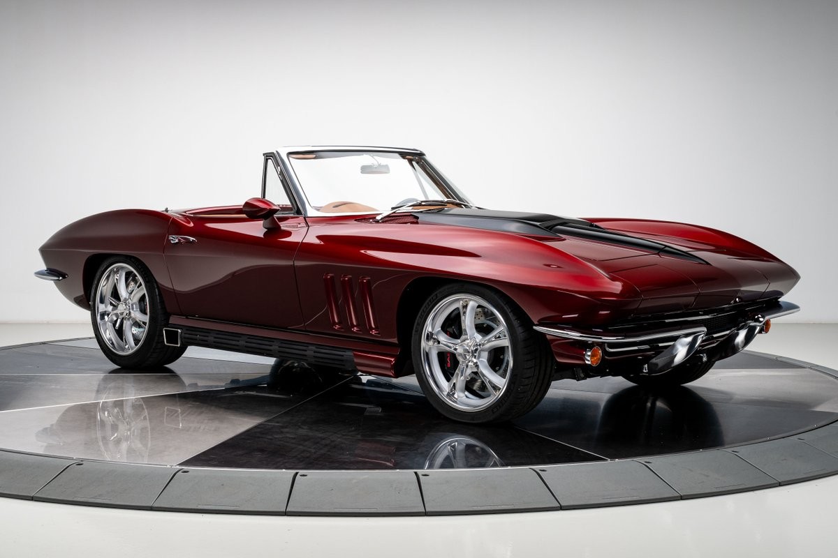 Chevrolet-Corvette-1966-Convertible-10
