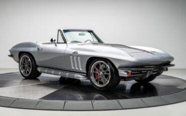 Chevrolet-Corvette-1966-Convertible-10