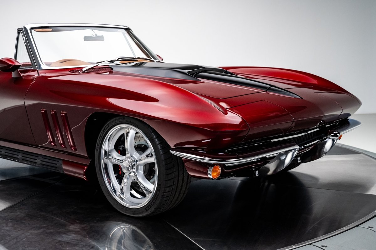 Chevrolet-Corvette-1966-Convertible-11
