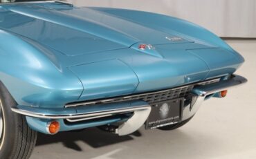 Chevrolet-Corvette-1966-Convertible-12