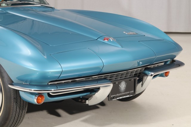 Chevrolet-Corvette-1966-Convertible-12