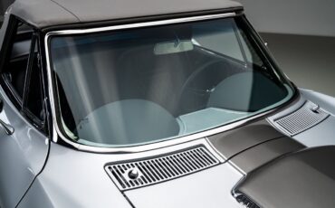 Chevrolet-Corvette-1966-Convertible-14