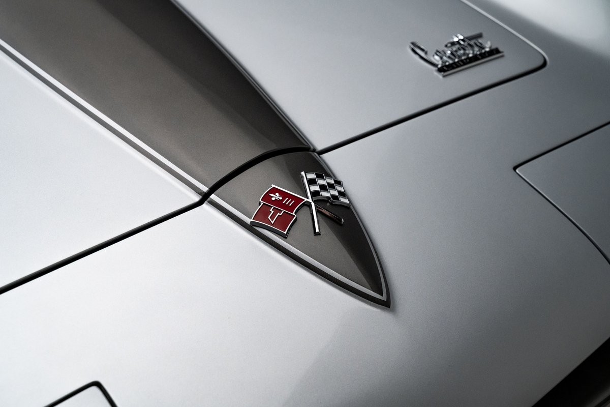 Chevrolet-Corvette-1966-Convertible-16