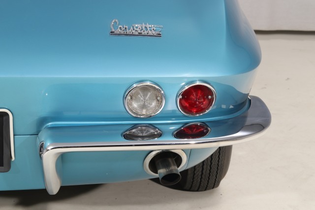 Chevrolet-Corvette-1966-Convertible-18