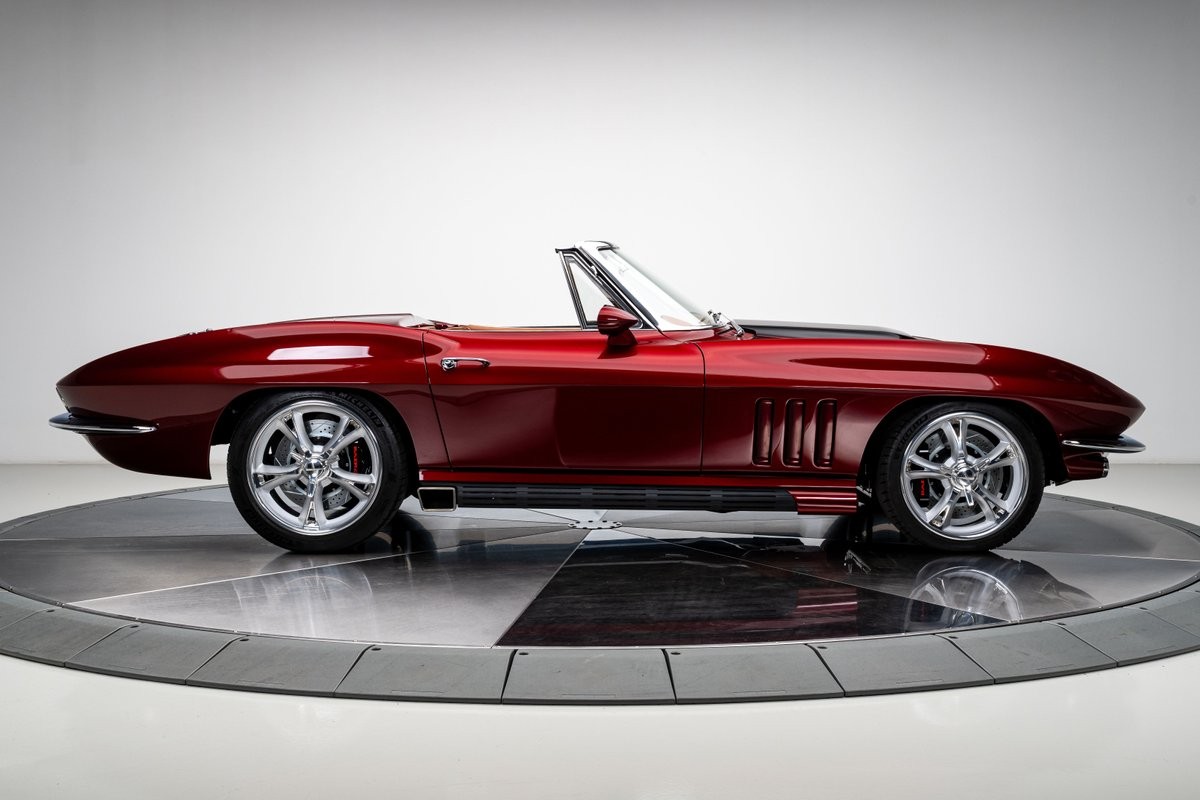 Chevrolet-Corvette-1966-Convertible-19