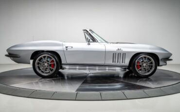 Chevrolet-Corvette-1966-Convertible-19